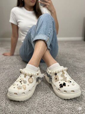 Crocs Classic Mega Crush Clogs